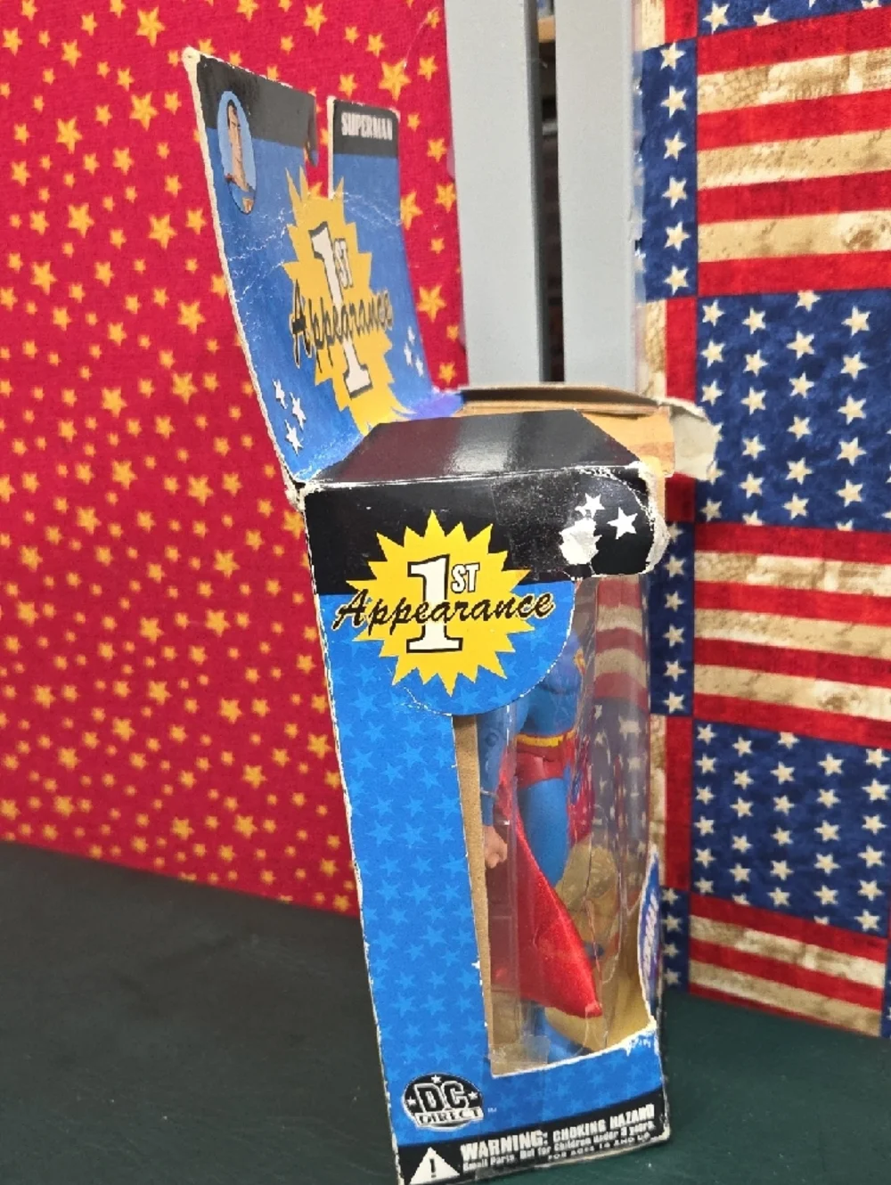 **Superman 1st Appearance Action Figure - Blue & Red** - Picture 6 of 7